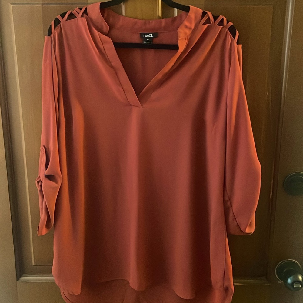 Rue21 rust color blouse